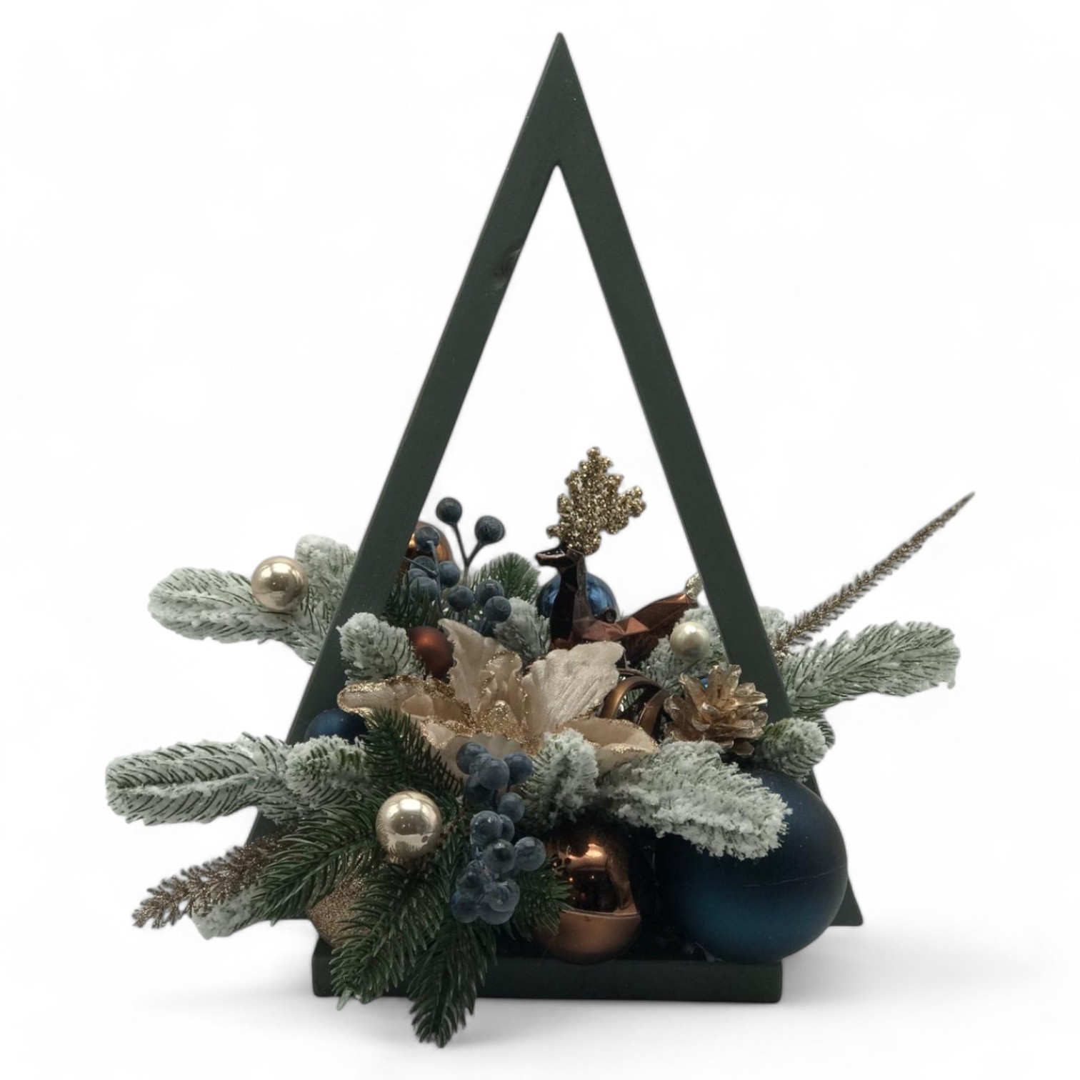 Triunghi fundal alb 10 Photoroom 2