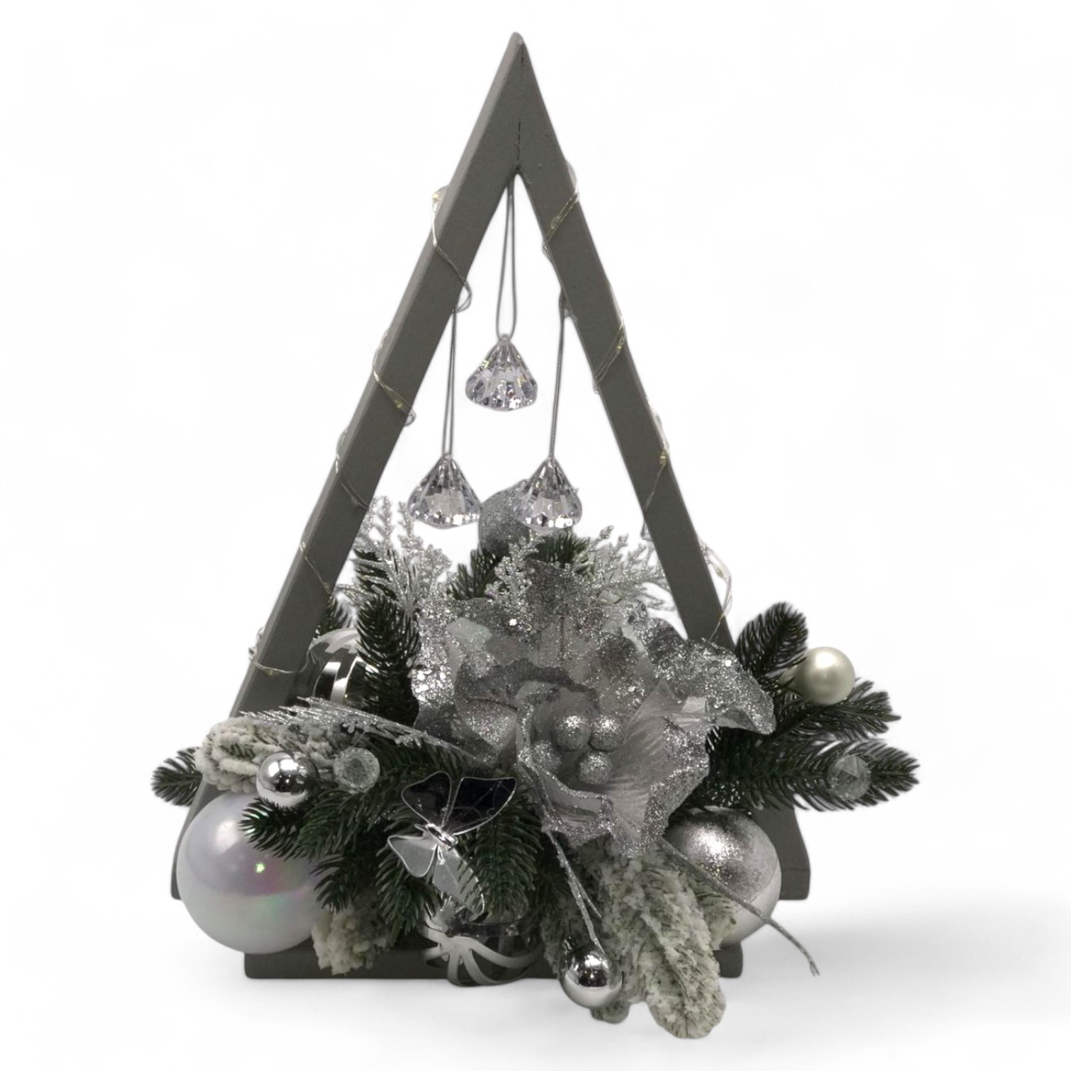 Triunghi fundal alb 4 Photoroom 1