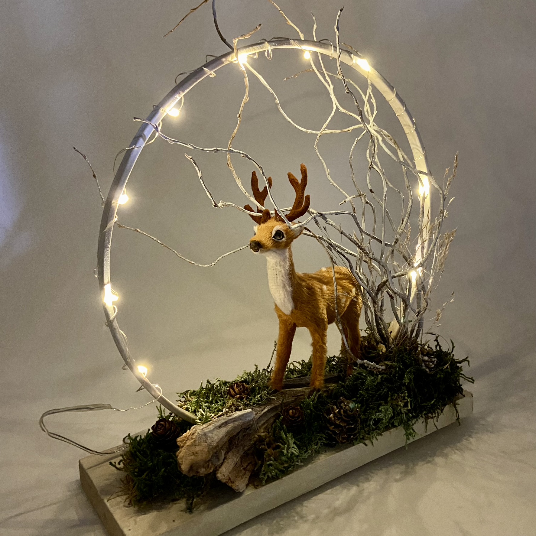 Aranjament de Craciun Tip Coronita cu Cerb Natur 2 Aranjament de Craciun Tip Coronita cu Cerb Natur 2