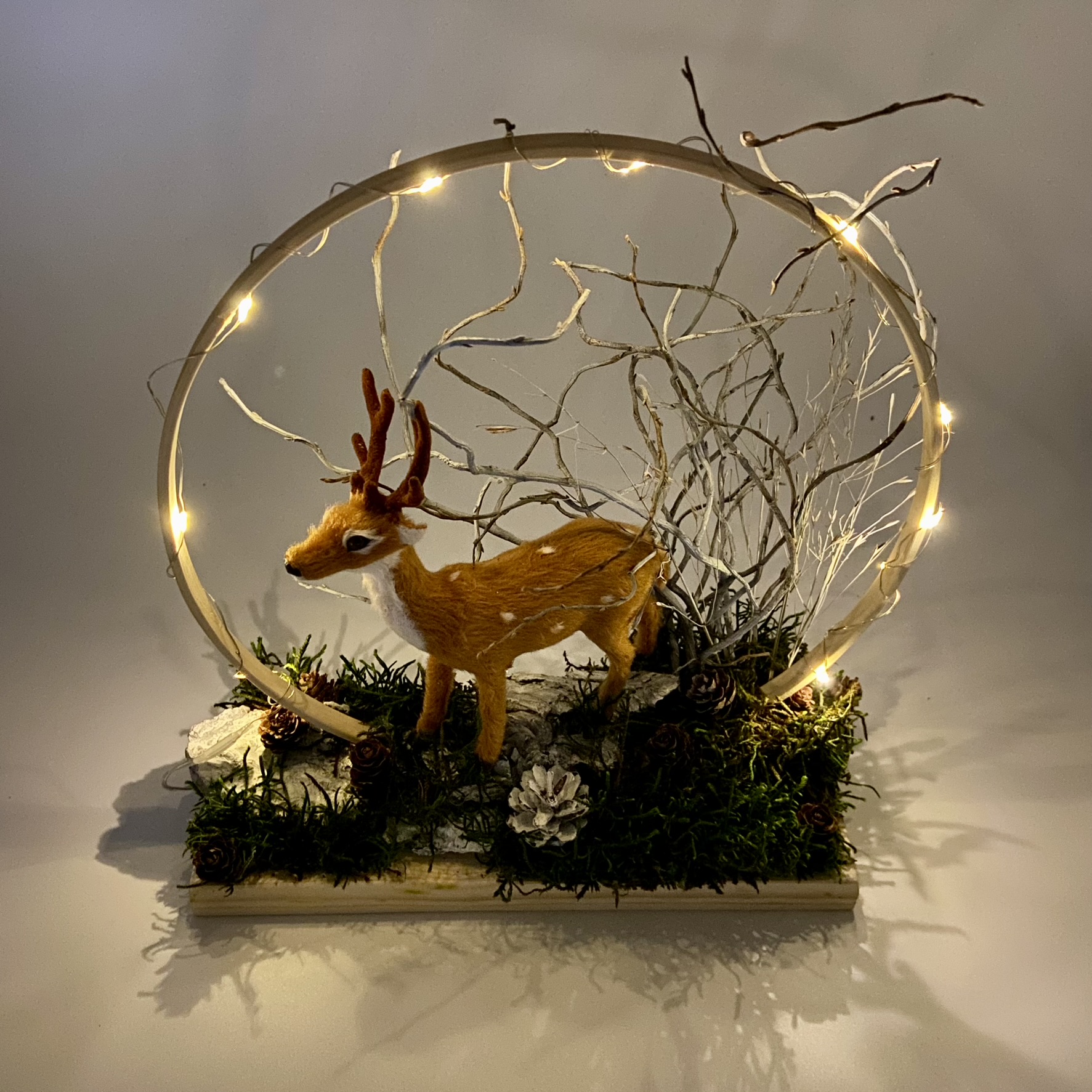 Aranjament de Craciun Tip Coronita cu Cerb Natur 5 Aranjament de Craciun Tip Coronita cu Cerb Natur 5